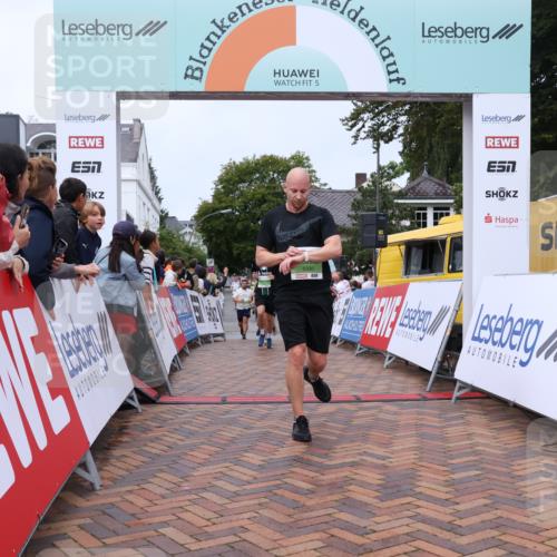 30.08.2026 - Blankeneser Heldenlauf Lena Gebhardt http://msf.ph/oto/10075390 30.08.2026 10:26:51 Ziel 5009, 5219, 5330, 5503, 5729, 5779, 5791, 5799, 5800, 5801 meine-sportfotos.de