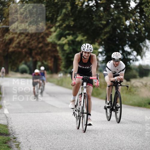 30.08.2026 - Elbe Triathlon Hamburg Michael Burmester http://msf.ph/oto/10075438 30.08.2026 11:04:40 Radfahren 820, 1169, 1256, 1295, 1362, 1392 meine-sportfotos.de