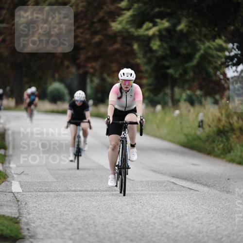 30.08.2026 - Elbe Triathlon Hamburg Michael Burmester http://msf.ph/oto/10075450 30.08.2026 11:04:53 Radfahren 1391, 1425 meine-sportfotos.de