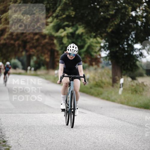 30.08.2026 - Elbe Triathlon Hamburg Michael Burmester http://msf.ph/oto/10075454 30.08.2026 11:04:56 Radfahren 801, 1391, 1425 meine-sportfotos.de