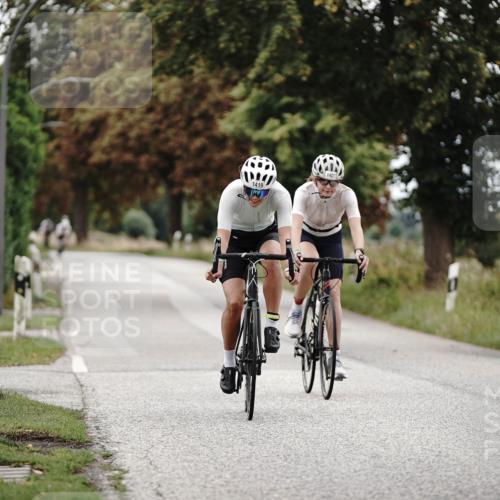 30.08.2026 - Elbe Triathlon Hamburg Michael Burmester http://msf.ph/oto/10075470 30.08.2026 11:05:10 Radfahren 923, 1123, 1401, 1419 meine-sportfotos.de