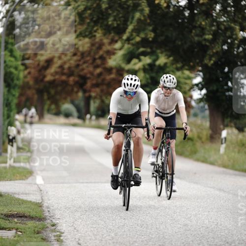 30.08.2026 - Elbe Triathlon Hamburg Michael Burmester http://msf.ph/oto/10075472 30.08.2026 11:05:10 Radfahren 923, 1123, 1401, 1419 meine-sportfotos.de