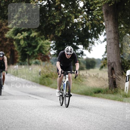 30.08.2026 - Elbe Triathlon Hamburg Michael Burmester http://msf.ph/oto/10075512 30.08.2026 11:05:52 Radfahren 518, 894, 1177, 1307, 1341, 1346 meine-sportfotos.de
