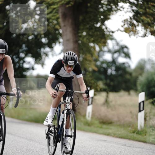 30.08.2026 - Elbe Triathlon Hamburg Michael Burmester http://msf.ph/oto/10075532 30.08.2026 11:06:05 Radfahren 1303, 1305, 1390, 1442, 1457 meine-sportfotos.de