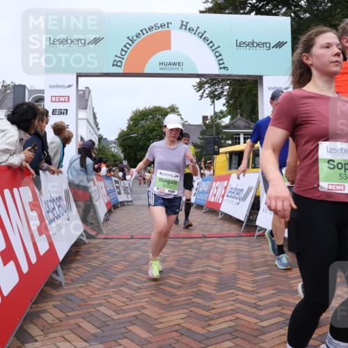 30.08.2026 - Blankeneser Heldenlauf Lena Gebhardt http://msf.ph/oto/10075534 30.08.2026 10:27:16 Ziel 5018, 5123, 5269, 5271, 5349, 5450, 5465, 5498, 5648 meine-sportfotos.de