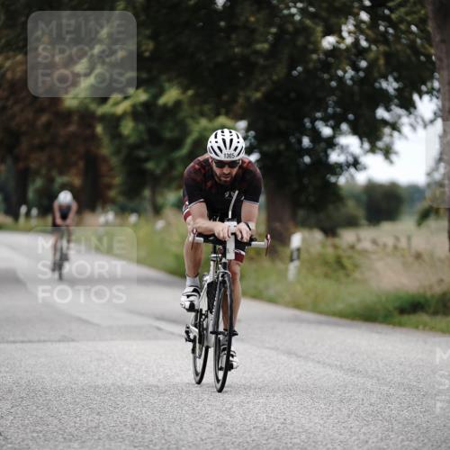 30.08.2026 - Elbe Triathlon Hamburg Michael Burmester http://msf.ph/oto/10075540 30.08.2026 11:06:09 Radfahren 896, 1303, 1305, 1442 meine-sportfotos.de