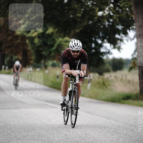 30.08.2026 - Elbe Triathlon Hamburg Michael Burmester http://msf.ph/oto/10075541 30.08.2026 11:06:09 Radfahren 896, 1303, 1305, 1442 meine-sportfotos.de