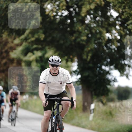 30.08.2026 - Elbe Triathlon Hamburg Michael Burmester http://msf.ph/oto/10075564 30.08.2026 11:06:33 Radfahren 759, 1130, 1195, 1255, 1302, 1319, 1358, 1388 meine-sportfotos.de