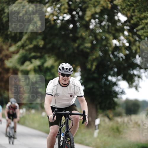 30.08.2026 - Elbe Triathlon Hamburg Michael Burmester http://msf.ph/oto/10075566 30.08.2026 11:06:33 Radfahren 759, 1130, 1195, 1255, 1302, 1319, 1358, 1388 meine-sportfotos.de