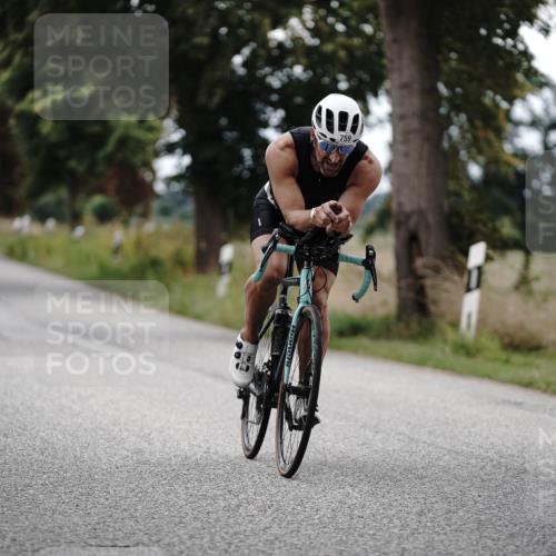 30.08.2026 - Elbe Triathlon Hamburg Michael Burmester http://msf.ph/oto/10075581 30.08.2026 11:06:40 Radfahren 759, 1255, 1302, 1358, 1405 meine-sportfotos.de