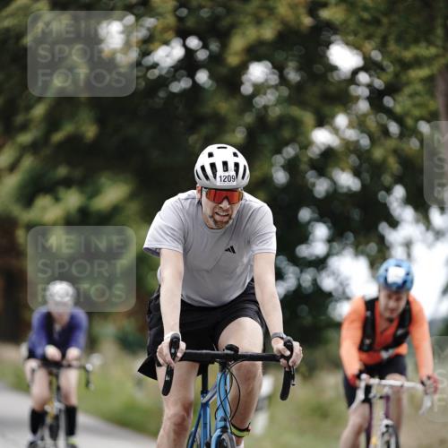 30.08.2026 - Elbe Triathlon Hamburg Michael Burmester http://msf.ph/oto/10075598 30.08.2026 11:06:49 Radfahren 1146, 1209, 1264, 1460 meine-sportfotos.de