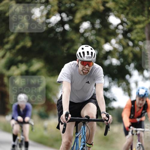 30.08.2026 - Elbe Triathlon Hamburg Michael Burmester http://msf.ph/oto/10075599 30.08.2026 11:06:49 Radfahren 1146, 1209, 1264, 1460 meine-sportfotos.de