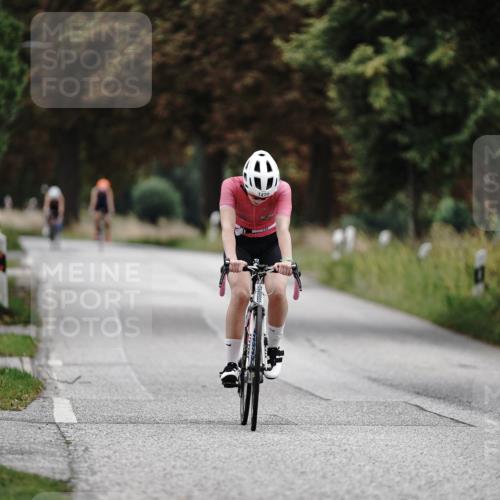 30.08.2026 - Elbe Triathlon Hamburg Michael Burmester http://msf.ph/oto/10075612 30.08.2026 11:07:03 Radfahren 1420 meine-sportfotos.de