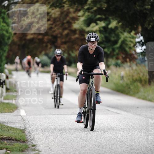 30.08.2026 - Elbe Triathlon Hamburg Michael Burmester http://msf.ph/oto/10075657 30.08.2026 11:07:38 Radfahren 925, 985, 1142, 1372, 1397, 1435, 1578 meine-sportfotos.de