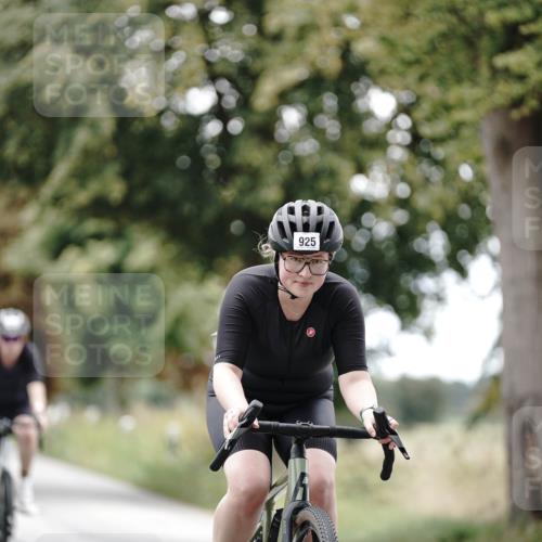 30.08.2026 - Elbe Triathlon Hamburg Michael Burmester http://msf.ph/oto/10075661 30.08.2026 11:07:39 Radfahren 925, 985, 1364, 1372, 1397, 1435, 1578 meine-sportfotos.de