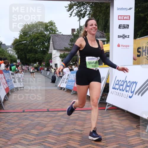30.08.2026 - Blankeneser Heldenlauf Lena Gebhardt http://msf.ph/oto/10075688 30.08.2026 10:27:41 Ziel 5493, 5555, 5763 meine-sportfotos.de