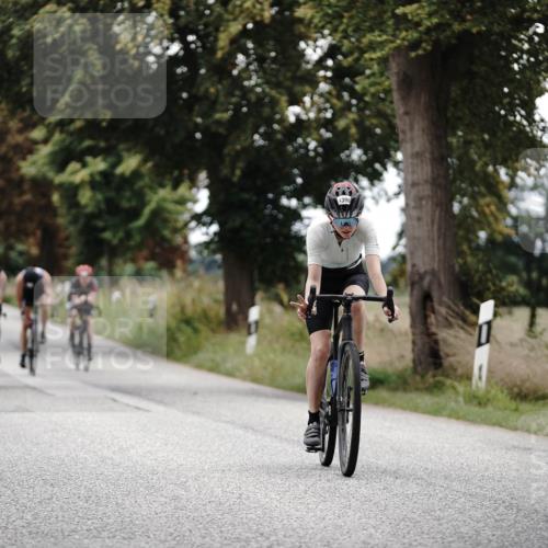30.08.2026 - Elbe Triathlon Hamburg Michael Burmester http://msf.ph/oto/10075723 30.08.2026 11:08:14 Radfahren 1277, 1310, 1311, 1398, 1399, 1410, 1432 meine-sportfotos.de