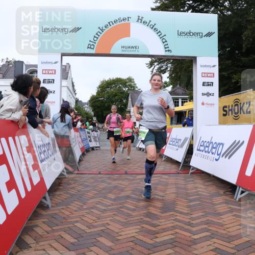 30.08.2026 - Blankeneser Heldenlauf Lena Gebhardt http://msf.ph/oto/10075739 30.08.2026 10:28:00 Ziel 5090, 5384, 5509, 5858 meine-sportfotos.de