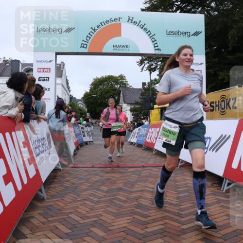 30.08.2026 - Blankeneser Heldenlauf Lena Gebhardt http://msf.ph/oto/10075744 30.08.2026 10:28:00 Ziel 5090, 5384, 5509, 5858 meine-sportfotos.de