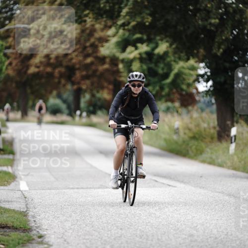 30.08.2026 - Elbe Triathlon Hamburg Michael Burmester http://msf.ph/oto/10075745 30.08.2026 11:08:43 Radfahren 906, 1258, 1516 meine-sportfotos.de