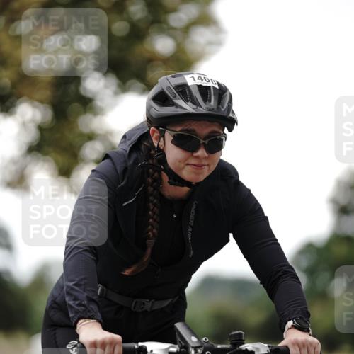 30.08.2026 - Elbe Triathlon Hamburg Michael Burmester http://msf.ph/oto/10075750 30.08.2026 11:08:45 Radfahren 906 meine-sportfotos.de
