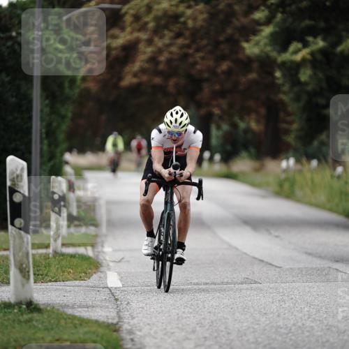 30.08.2026 - Elbe Triathlon Hamburg Michael Burmester http://msf.ph/oto/10075760 30.08.2026 11:08:57 Radfahren 1355 meine-sportfotos.de