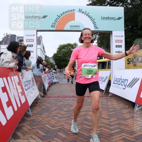 30.08.2026 - Blankeneser Heldenlauf Lena Gebhardt http://msf.ph/oto/10075761 30.08.2026 10:28:03 Ziel 5384, 5509, 5798, 5858 meine-sportfotos.de