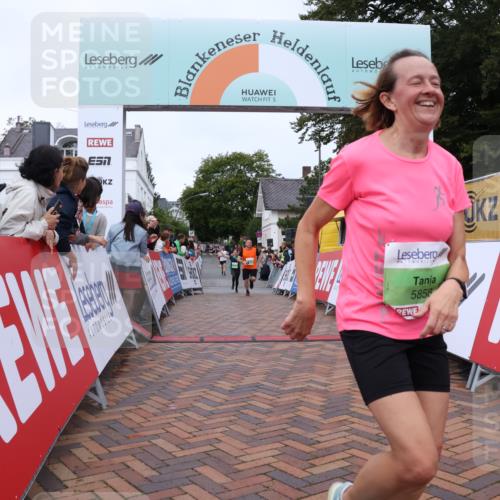 30.08.2026 - Blankeneser Heldenlauf Lena Gebhardt http://msf.ph/oto/10075765 30.08.2026 10:28:03 Ziel 5384, 5509, 5798, 5858 meine-sportfotos.de