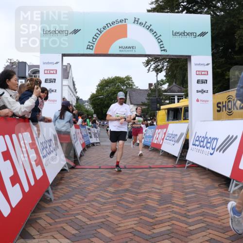 30.08.2026 - Blankeneser Heldenlauf Lena Gebhardt http://msf.ph/oto/10075802 30.08.2026 10:28:11 Ziel 5040, 5225, 5255, 5585, 5798, 5856 meine-sportfotos.de