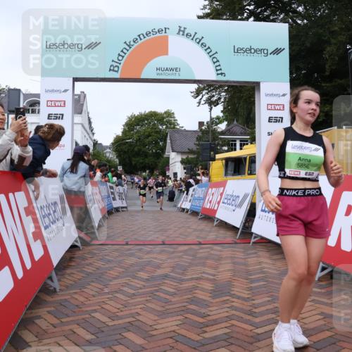 30.08.2026 - Blankeneser Heldenlauf Lena Gebhardt http://msf.ph/oto/10075817 30.08.2026 10:28:14 Ziel 5040, 5225, 5255, 5585, 5727, 5728, 5798, 5856 meine-sportfotos.de