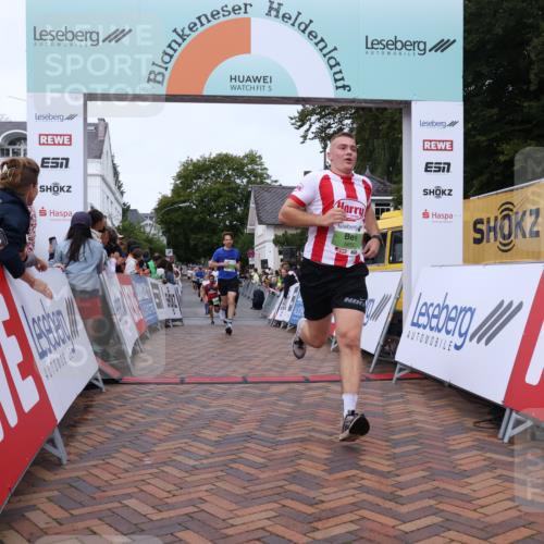 30.08.2026 - Blankeneser Heldenlauf Lena Gebhardt http://msf.ph/oto/10075848 30.08.2026 10:28:20 Ziel 5585, 5650, 5727, 5728, 5855, 5856 meine-sportfotos.de