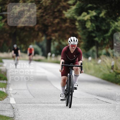 30.08.2026 - Elbe Triathlon Hamburg Michael Burmester http://msf.ph/oto/10075852 30.08.2026 11:10:13 Radfahren 1481 meine-sportfotos.de