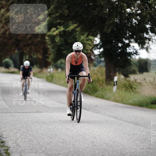 30.08.2026 - Elbe Triathlon Hamburg Michael Burmester http://msf.ph/oto/10075934 30.08.2026 11:12:04 Radfahren 1371, 1466 meine-sportfotos.de