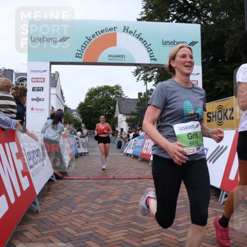 30.08.2026 - Blankeneser Heldenlauf Lena Gebhardt http://msf.ph/oto/10076001 30.08.2026 10:28:47 Ziel 5083, 5466, 5674 meine-sportfotos.de