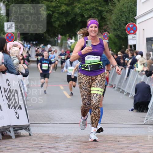 30.08.2026 - Blankeneser Heldenlauf Lena Gebhardt http://msf.ph/oto/10076023 30.08.2026 10:28:56 Ziel 5083, 5120, 5847 meine-sportfotos.de