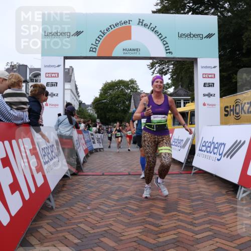 30.08.2026 - Blankeneser Heldenlauf Lena Gebhardt http://msf.ph/oto/10076040 30.08.2026 10:29:00 Ziel 5120, 5600, 5601, 5847 meine-sportfotos.de