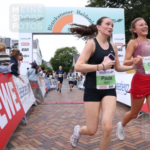 30.08.2026 - Blankeneser Heldenlauf Lena Gebhardt http://msf.ph/oto/10076076 30.08.2026 10:29:04 Ziel 5120, 5276, 5285, 5600, 5601, 5696, 5847 meine-sportfotos.de