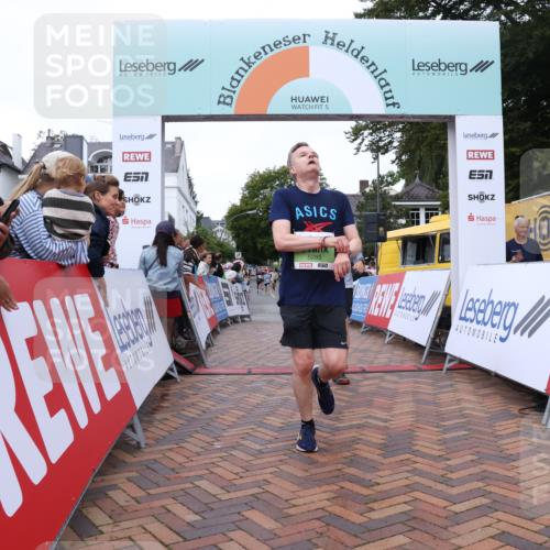 30.08.2026 - Blankeneser Heldenlauf Lena Gebhardt http://msf.ph/oto/10076084 30.08.2026 10:29:06 Ziel 5120, 5276, 5285, 5600, 5601, 5696, 5847 meine-sportfotos.de