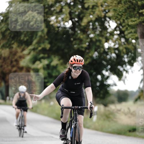 30.08.2026 - Elbe Triathlon Hamburg Michael Burmester http://msf.ph/oto/10076166 30.08.2026 11:15:45 Radfahren 1445, 1471, 1539 meine-sportfotos.de