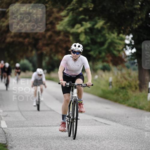 30.08.2026 - Elbe Triathlon Hamburg Michael Burmester http://msf.ph/oto/10076222 30.08.2026 11:17:10 Radfahren 888, 1421, 1574 meine-sportfotos.de