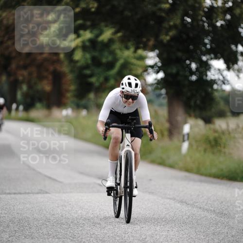 30.08.2026 - Elbe Triathlon Hamburg Michael Burmester http://msf.ph/oto/10076227 30.08.2026 11:17:12 Radfahren 888, 1415, 1421, 1574 meine-sportfotos.de