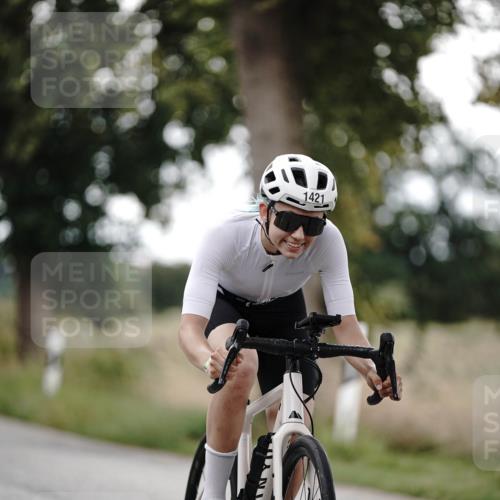 30.08.2026 - Elbe Triathlon Hamburg Michael Burmester http://msf.ph/oto/10076230 30.08.2026 11:17:13 Radfahren 888, 1415, 1421, 1574 meine-sportfotos.de