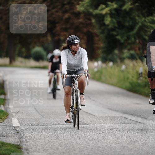 30.08.2026 - Elbe Triathlon Hamburg Michael Burmester http://msf.ph/oto/10076252 30.08.2026 11:17:31 Radfahren 1301, 1332, 1582 meine-sportfotos.de
