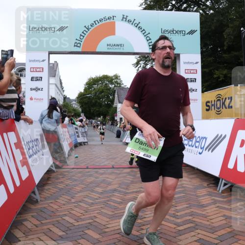 30.08.2026 - Blankeneser Heldenlauf Lena Gebhardt http://msf.ph/oto/10076255 30.08.2026 10:29:36 Ziel 5051, 5499, 5525, 5526, 5528, 5656, 5765 meine-sportfotos.de