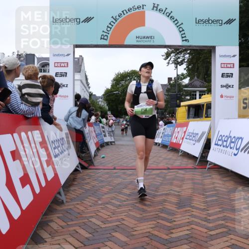 30.08.2026 - Blankeneser Heldenlauf Lena Gebhardt http://msf.ph/oto/10076276 30.08.2026 10:29:41 Ziel 5051, 5499, 5528, 5656, 5765 meine-sportfotos.de