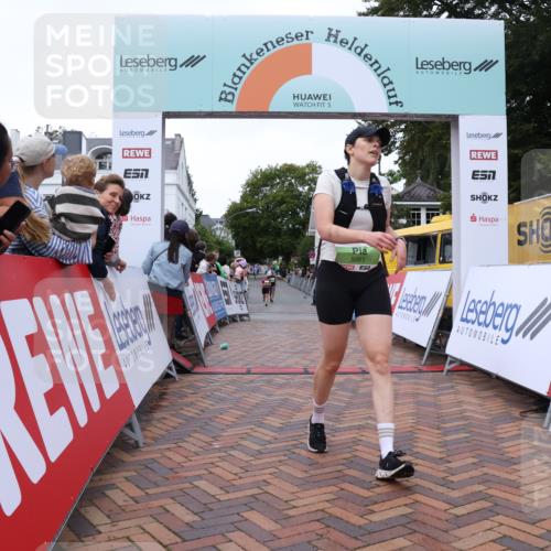 30.08.2026 - Blankeneser Heldenlauf Lena Gebhardt http://msf.ph/oto/10076280 30.08.2026 10:29:41 Ziel 5051, 5499, 5528, 5656, 5765 meine-sportfotos.de