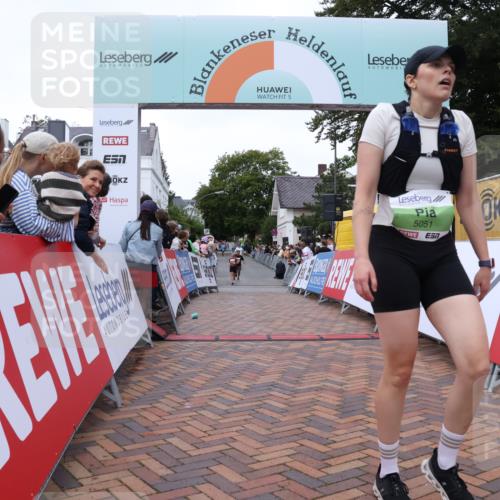 30.08.2026 - Blankeneser Heldenlauf Lena Gebhardt http://msf.ph/oto/10076290 30.08.2026 10:29:42 Ziel 5051, 5499, 5528, 5656, 5765 meine-sportfotos.de
