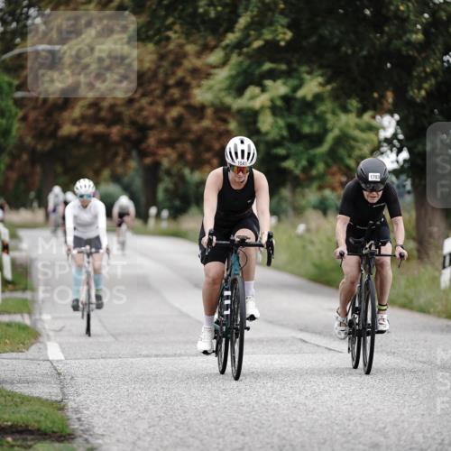 30.08.2026 - Elbe Triathlon Hamburg Michael Burmester http://msf.ph/oto/10076322 30.08.2026 11:18:35 Radfahren 1412, 1426, 1495, 1534, 1541, 1703 meine-sportfotos.de