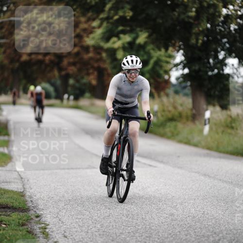30.08.2026 - Elbe Triathlon Hamburg Michael Burmester http://msf.ph/oto/10076354 30.08.2026 11:19:24 Radfahren 1443, 1498, 1521 meine-sportfotos.de