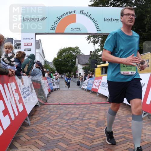 30.08.2026 - Blankeneser Heldenlauf Lena Gebhardt http://msf.ph/oto/10076362 30.08.2026 10:29:58 Ziel 5319, 5348, 5397 meine-sportfotos.de